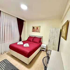 Deluxe Studio